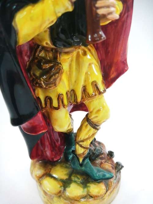 Royal Doulton The Pied Piper England Figurine HN 2102 Earlier version
