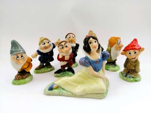 Wade Snow White and the Seven Dwarfs full set Stamped Wade, 1980`s
