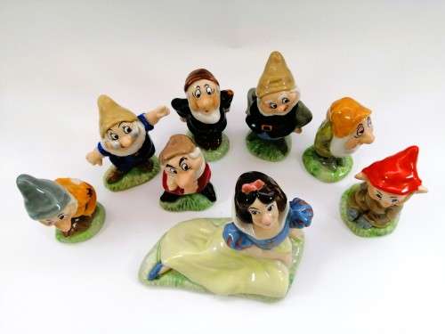 Wade Snow White and the Seven Dwarfs full set Stamped Wade, 1980`s