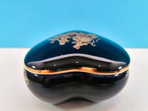 Limoges France La Reine Castel Cobalt Blue and 22k Gold Trinket box