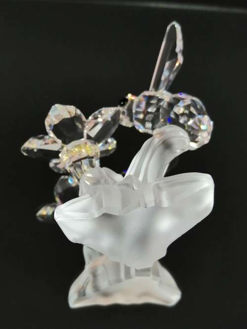 Swarovski Bumblebee-Frosted Base - In The Secret Garden