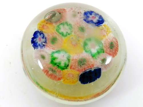 Stunning art glass paperweight MILLEFIORE