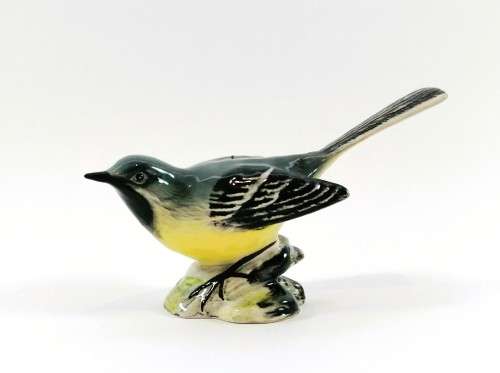 Beswick Grey Wagtail Garden Bird Model 1041