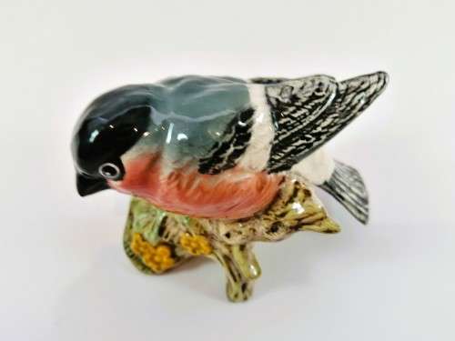 Beswick Bullfinch Garden Bird Model 1042