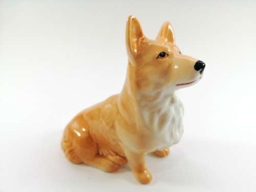 Vintage ceramic Figurine Sylvac Dog Corgi 3128 Collectable England