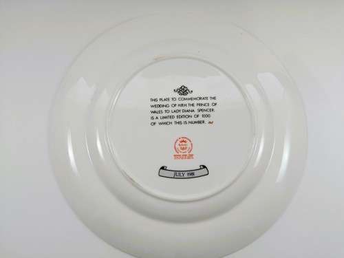 Imari Style Gold Red Decorative Burlondale Ltd Plate Bone China Princess Diana and Charles Wedding