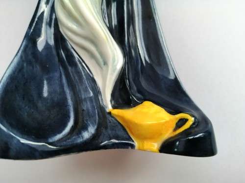 Royal Doulton Figurine The Genie HN2989 (early)