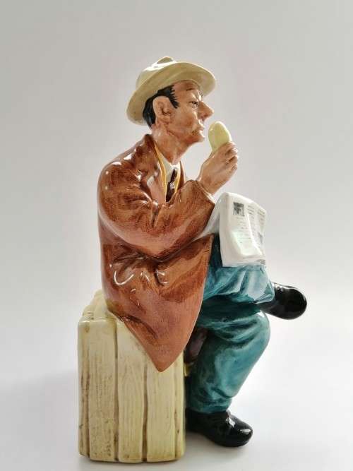 Royal Doulton  Stop Press  HN 2683