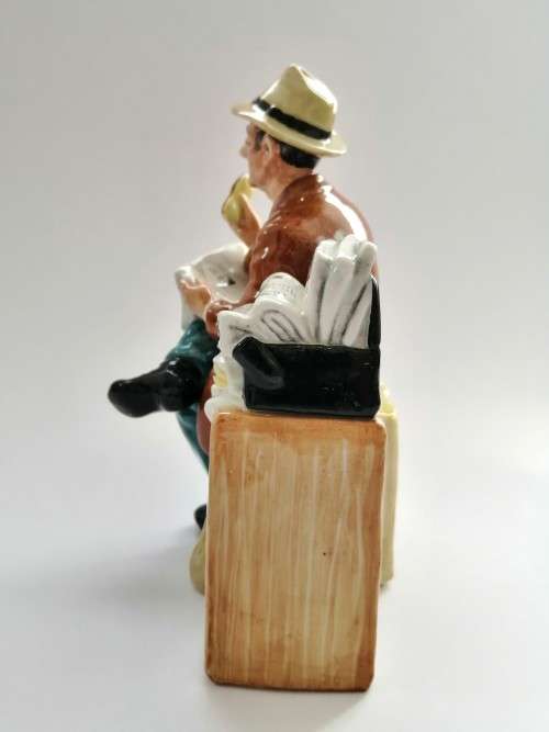 Royal Doulton  Stop Press  HN 2683