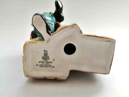 Royal Doulton  Stop Press  HN 2683