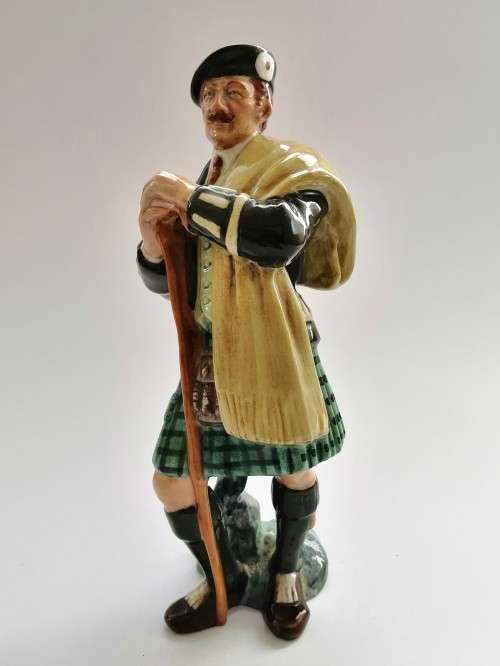Royal Doulton `The Laird` Scotsman Porcelain Figurine Kilt 1967 HN2361