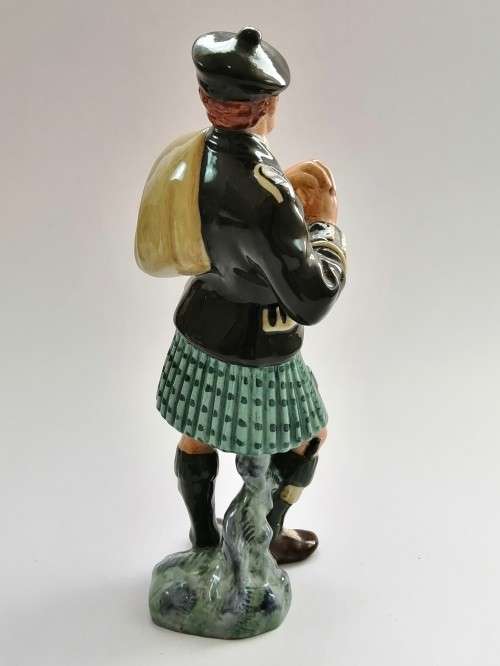 Royal Doulton `The Laird` Scotsman Porcelain Figurine Kilt 1967 HN2361