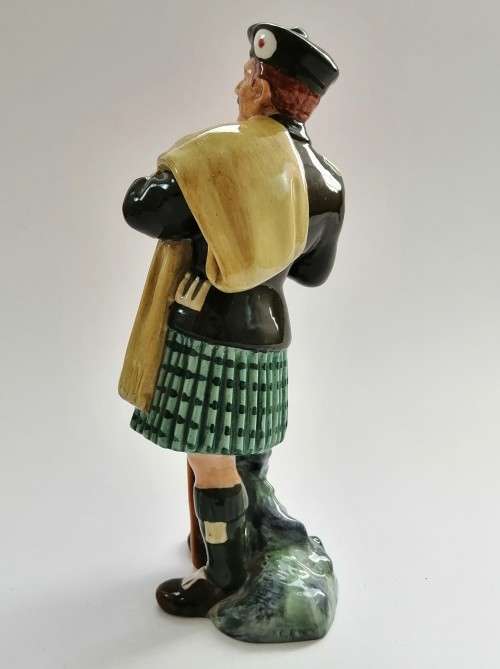 Royal Doulton `The Laird` Scotsman Porcelain Figurine Kilt 1967 HN2361