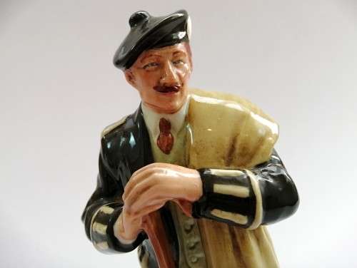 Royal Doulton `The Laird` Scotsman Porcelain Figurine Kilt 1967 HN2361