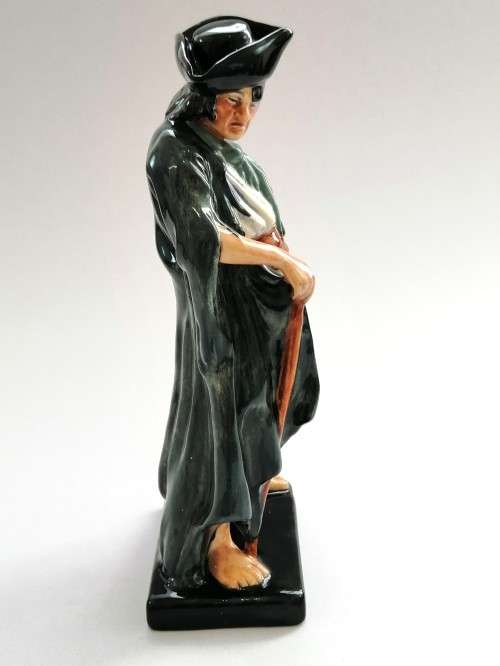 ROYAL DOULTON FIGURINE THE BEGGAR HN 2175