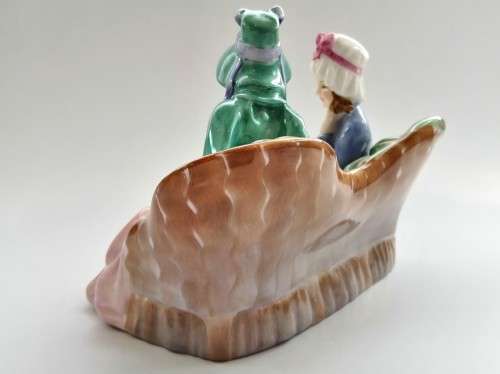 Royal Doulton figurine Afternoon Tea hn1747 1935