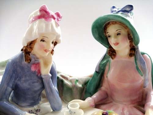 Royal Doulton figurine Afternoon Tea hn1747 1935