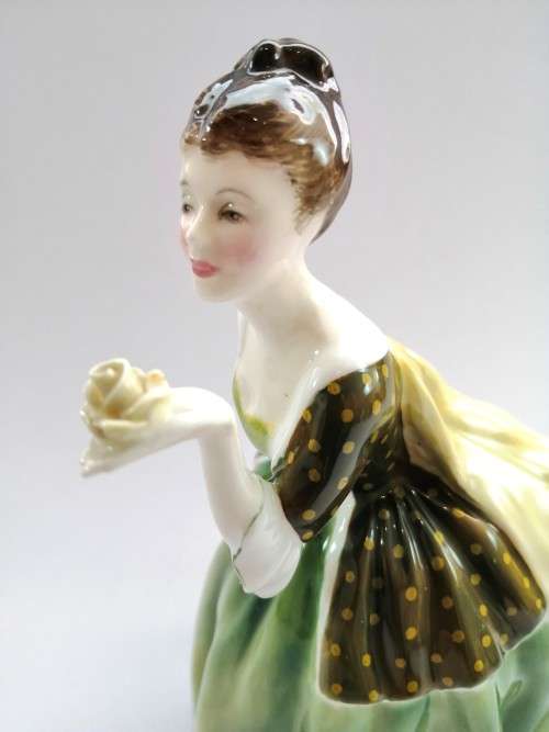 Royal Doulton Figurine Fleur HN 2368