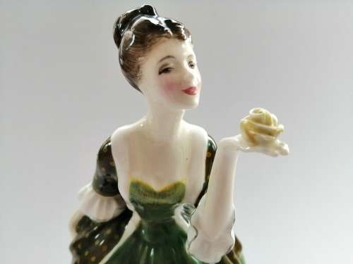 Royal Doulton Figurine Fleur HN 2368