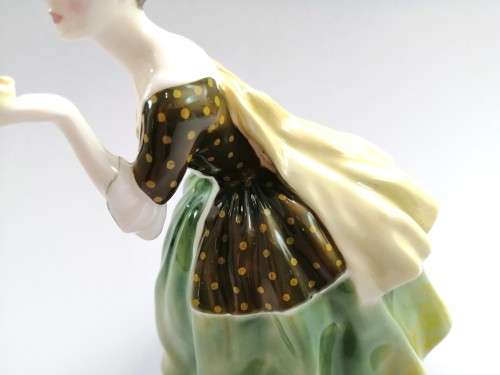 Royal Doulton Figurine Fleur HN 2368