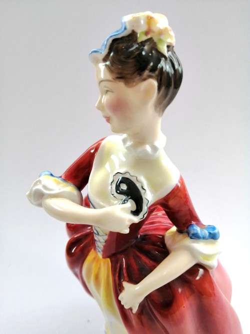 Masquerade HN2259  Royal Doulton Figurine