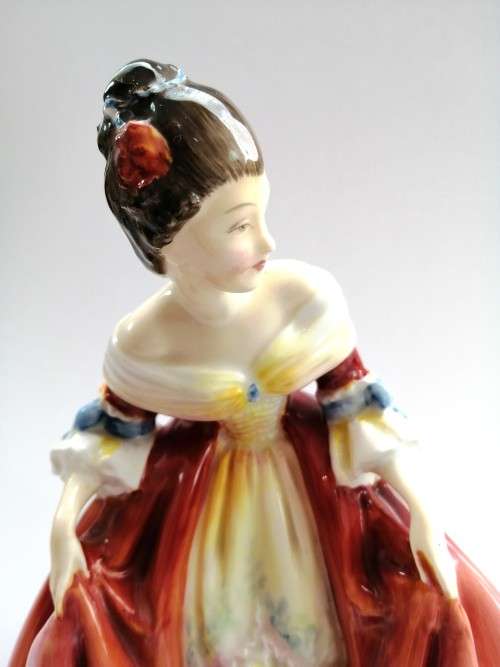 Royal Doulton Figurine Southern Belle HN 2229 Pink