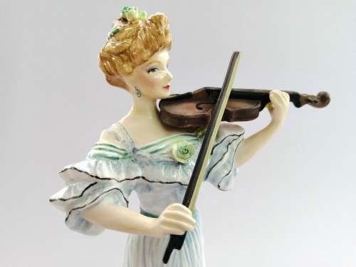 Royal Doulton The Edwardian String Quartet VIOLA HN3706