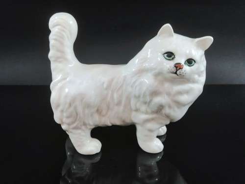 Beswick Gloss Persian Cat, Standing in White