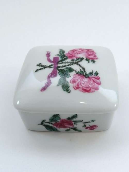 Limoges Bernardaud  Vintage Porcelain Flower Trinket Box