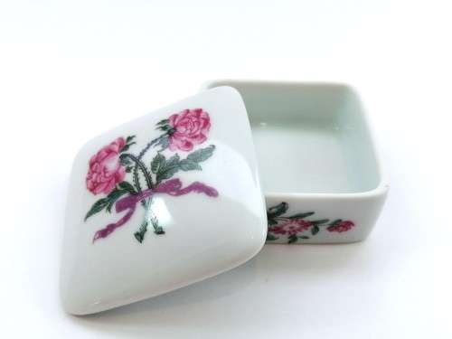 Limoges Bernardaud  Vintage Porcelain Flower Trinket Box