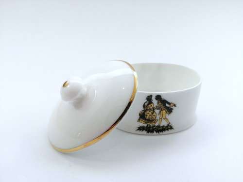 Marlborough Oval Porcelain Lidded Trinket Box