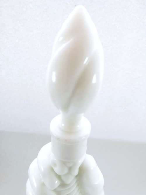 TALL RARE VINTAGE MID-CENTURY MILK GLASS GENIE DECANTER WITH A HAND AND DAGGER MOTIF