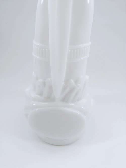 TALL RARE VINTAGE MID-CENTURY MILK GLASS GENIE DECANTER WITH A HAND AND DAGGER MOTIF