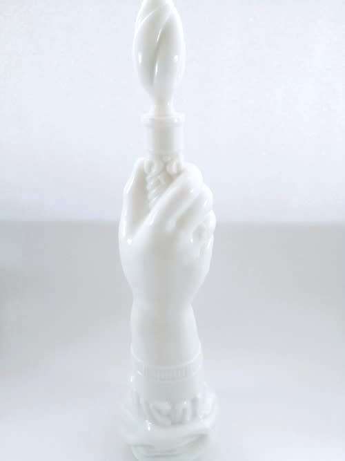 TALL RARE VINTAGE MID-CENTURY MILK GLASS GENIE DECANTER WITH A HAND AND DAGGER MOTIF