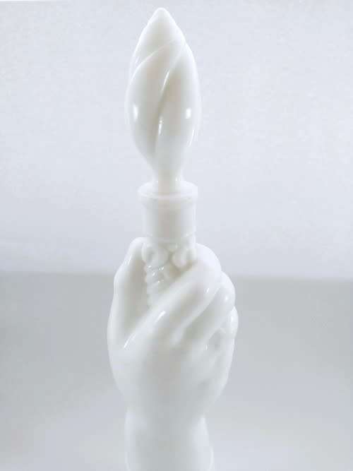 TALL RARE VINTAGE MID-CENTURY MILK GLASS GENIE DECANTER WITH A HAND AND DAGGER MOTIF