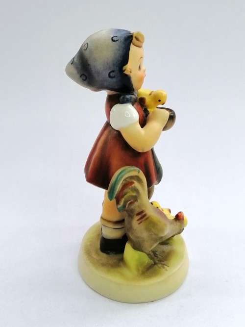 Goebel Hummel Figurine Feeding Time