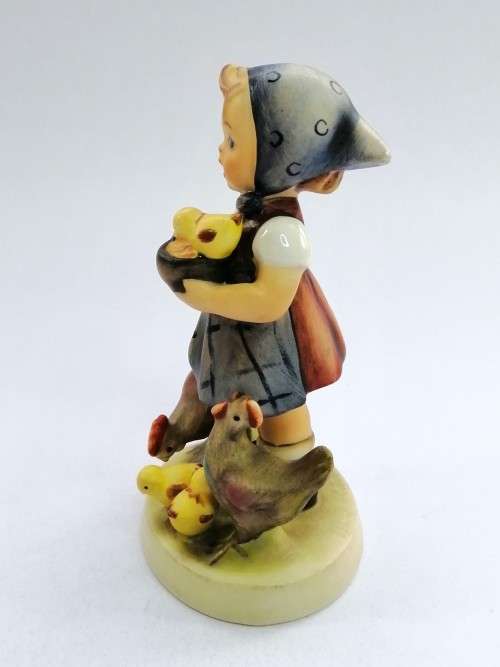 Goebel Hummel Figurine Feeding Time
