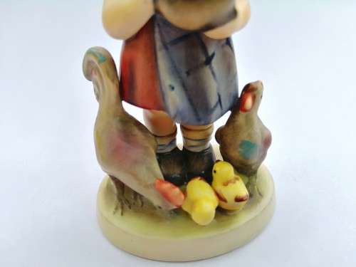 Goebel Hummel Figurine Feeding Time