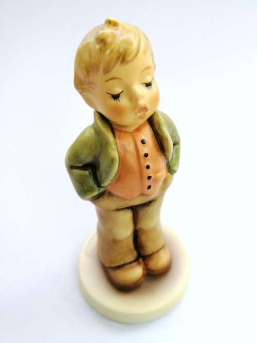 Goebel Hummel Figurine, Steadfast Soprano Boy Singing