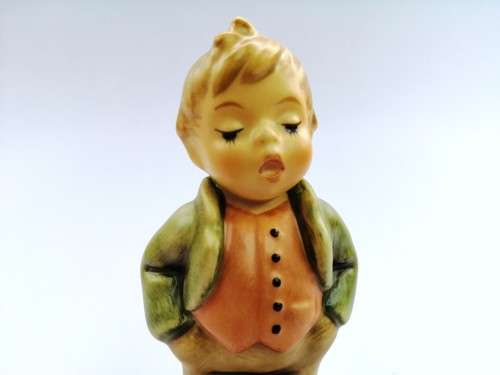 Goebel Hummel Figurine, Steadfast Soprano Boy Singing