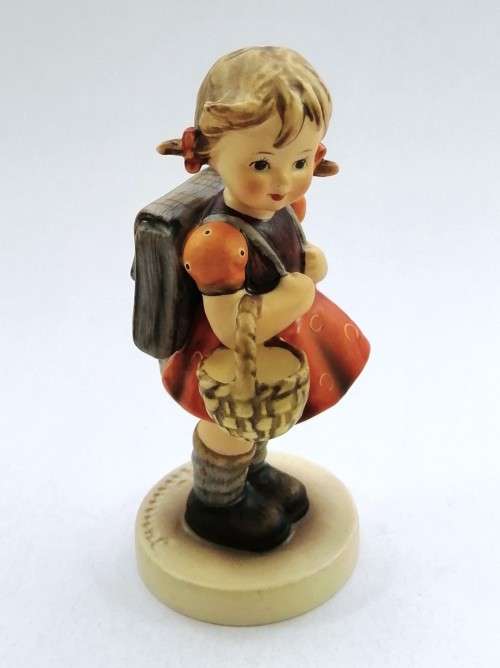 Goebel Hummel Figurine, School Girl