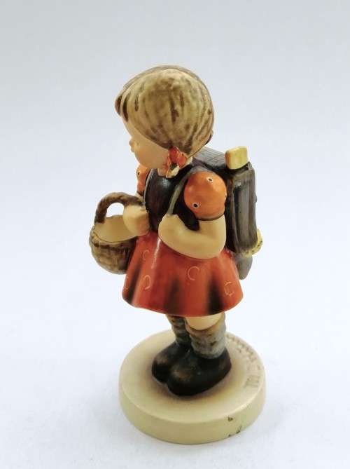 Goebel Hummel Figurine, School Girl