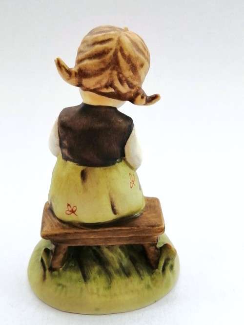 Goebel Hummel Figurine, Busy student