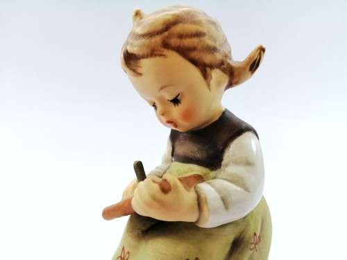 Goebel Hummel Figurine, Busy student