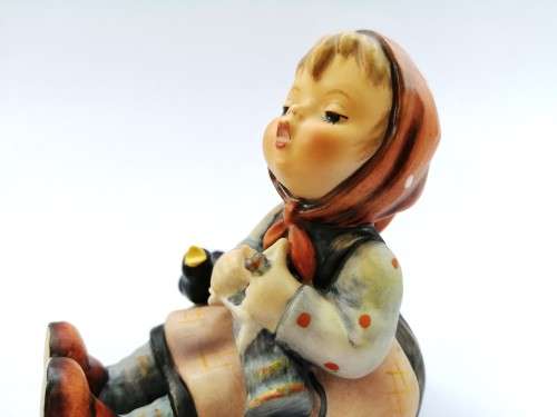 Goebel Hummel Figurine, Happy Pastime