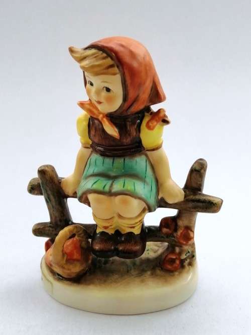 Goebel Hummel Figurine, Just Resting