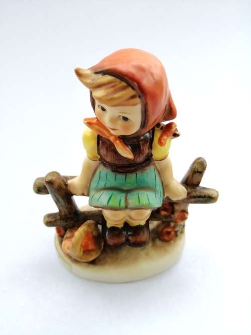 Goebel Hummel Figurine, Just Resting