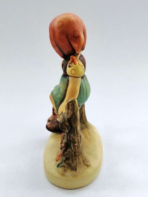 Goebel Hummel Figurine, Just Resting