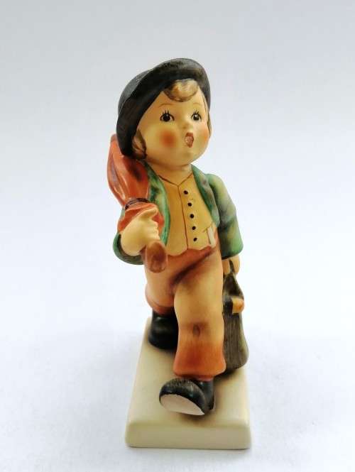 Goebel Hummel Figurine, Merry Wanderer