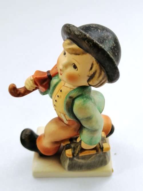 Goebel Hummel Figurine, Merry Wanderer